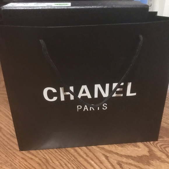 Authentic Chanel running shoes - Picture 2 of 8